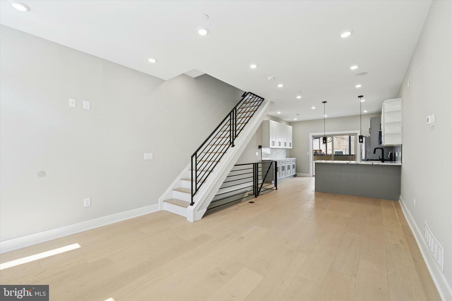 Property Photo: 717 Mercy Street PA 19148