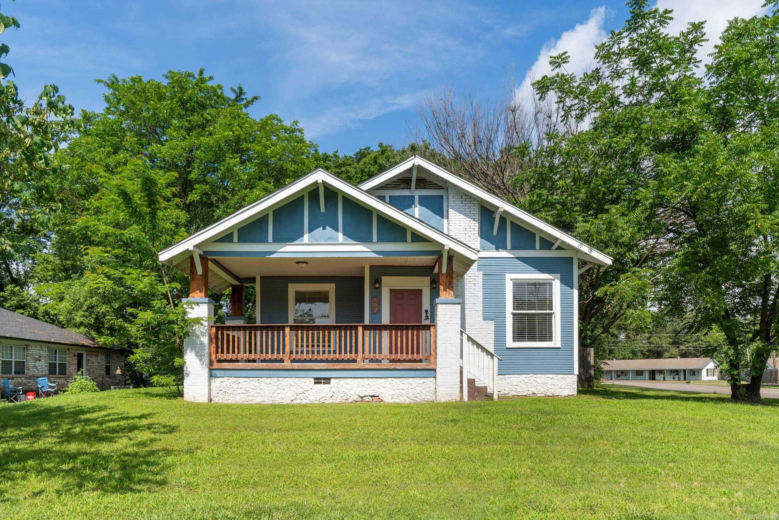 Property Photo: 802 S Glenwood Ave AR 72801