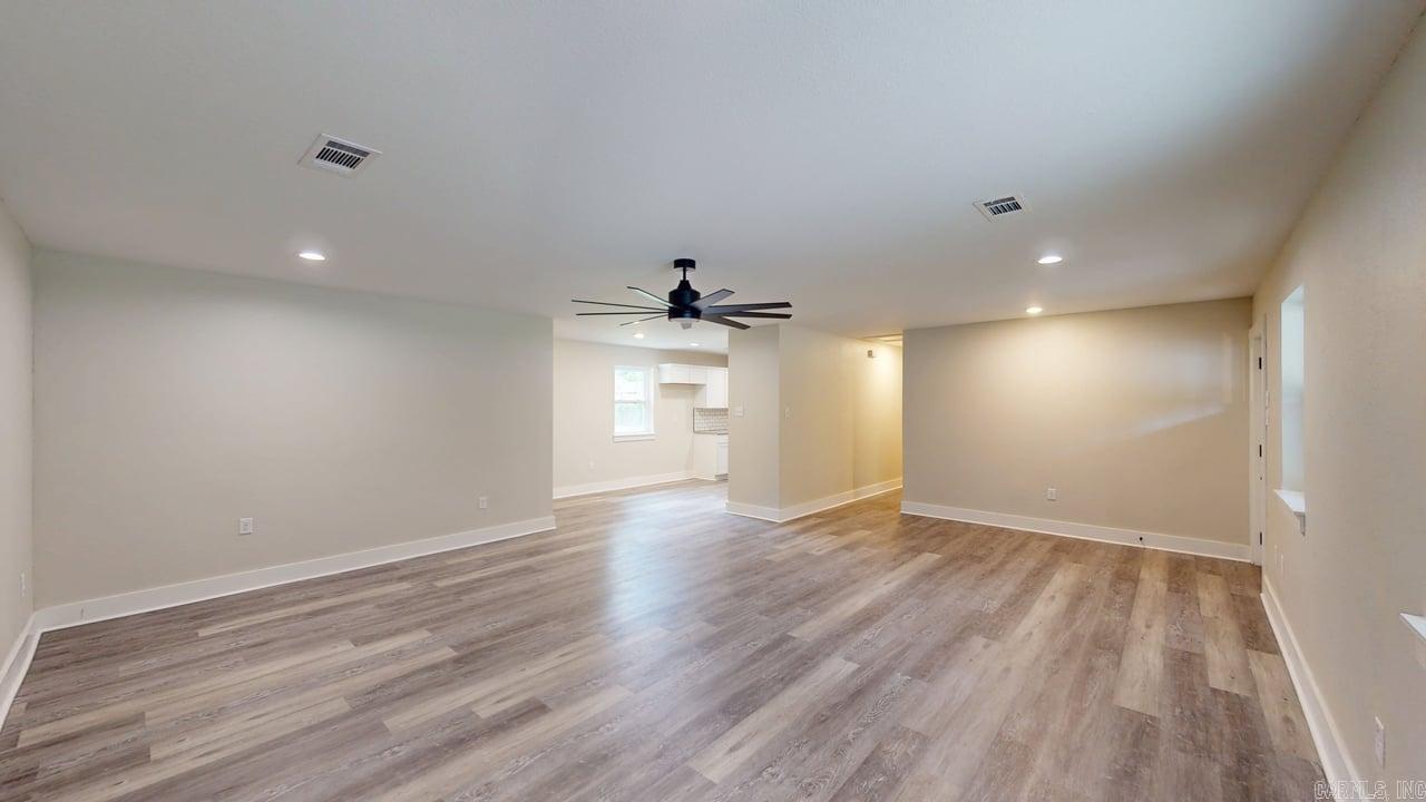 Property Photo:  18 1/2 Woodlawn  AR 72034 