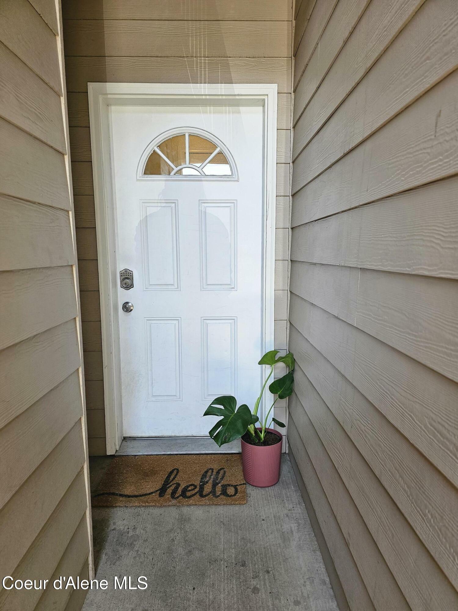 Property Photo:  848 N Chase Rd #102  ID 83854 