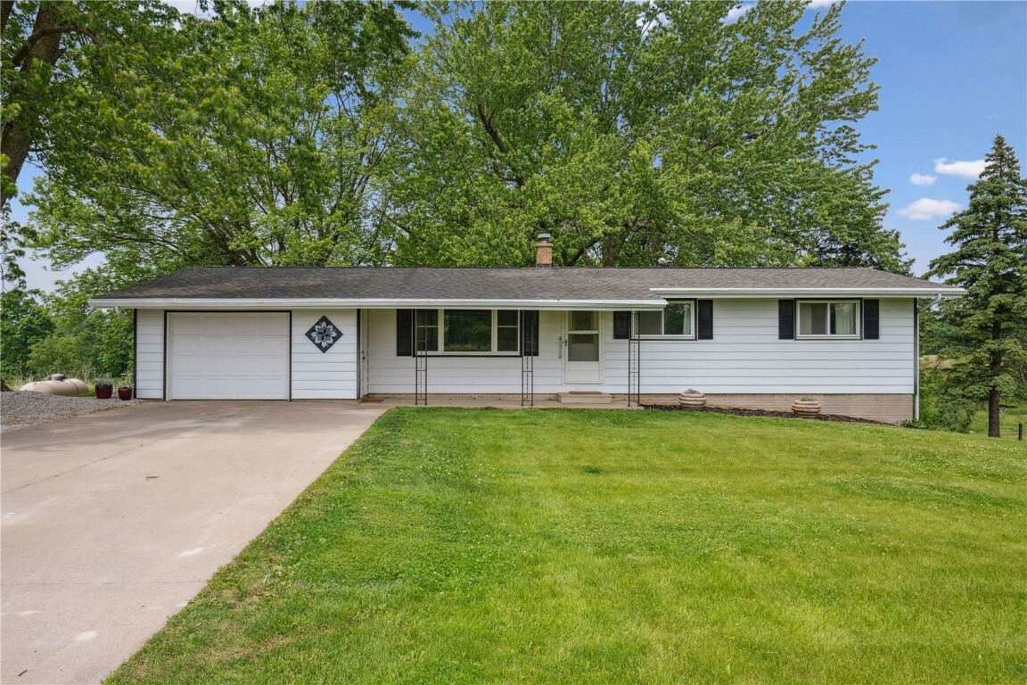 Property Photo: 5995 32nd Avenue IA 52332