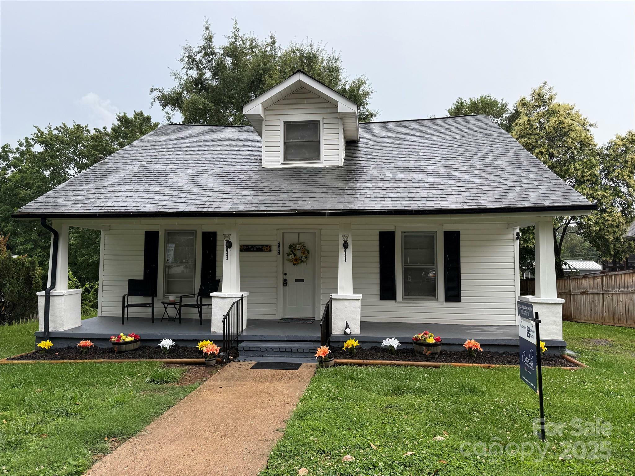 Property Photo: 282 Arlington Street NC 28043