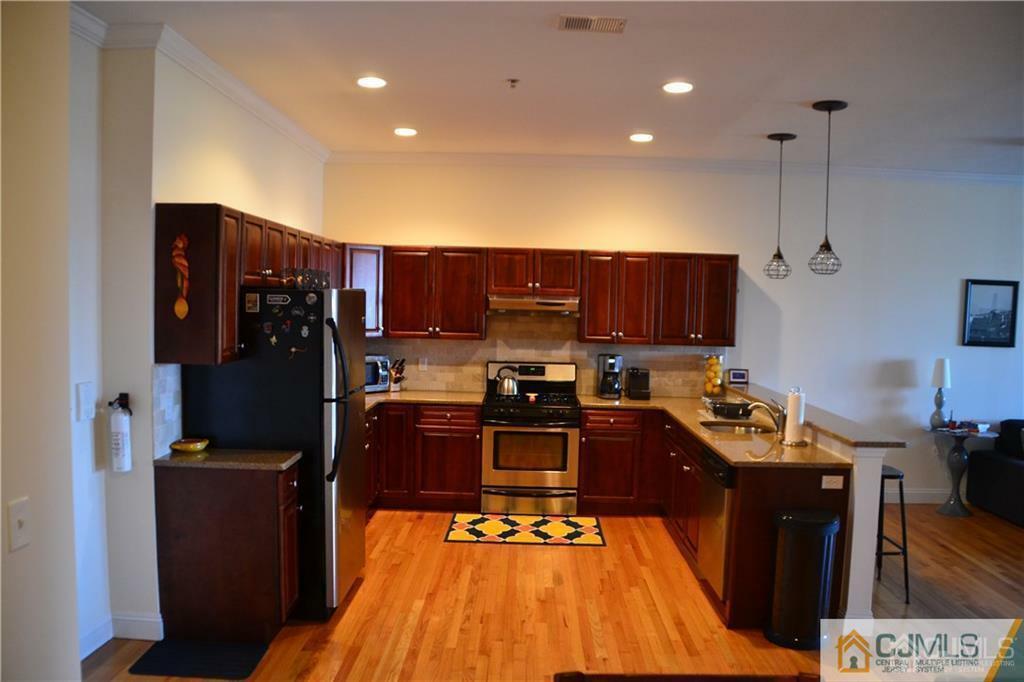 Property Photo: 547 547 Sayre Ave Avenue 202 NJ 08861