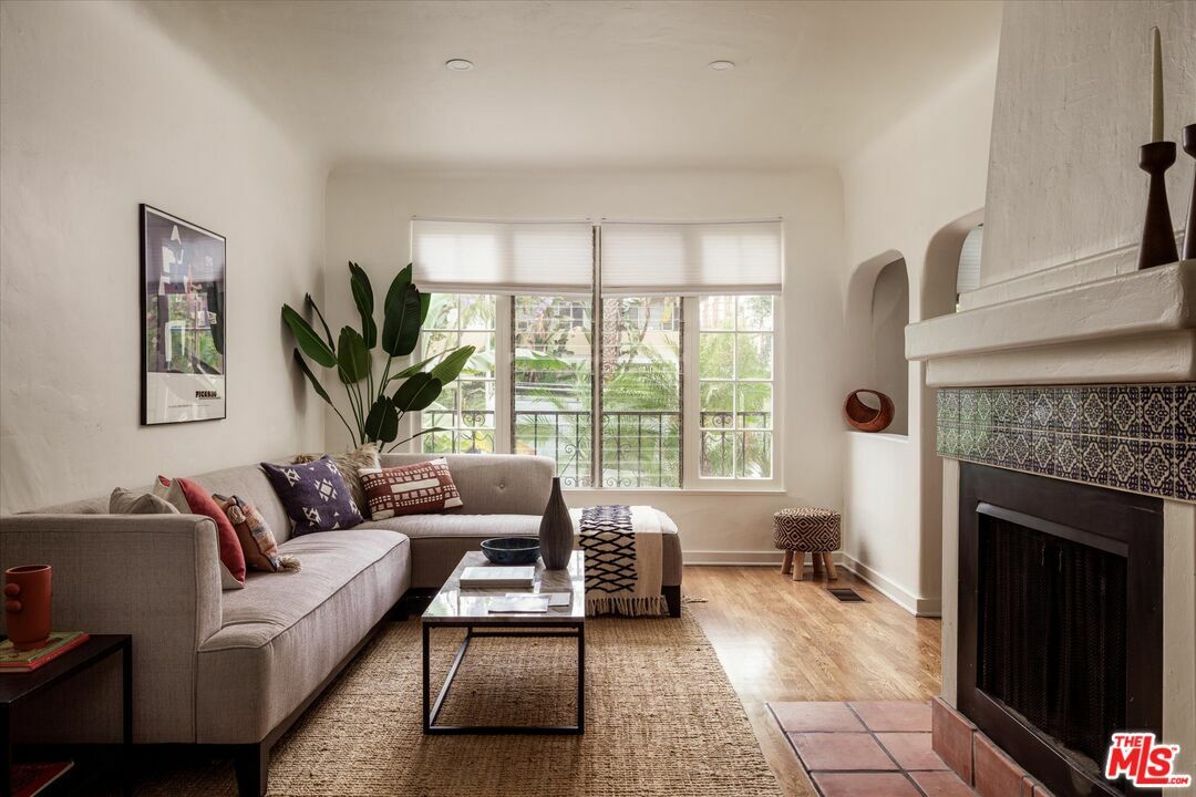 Property Photo: 1345 N Hayworth Ave CA 90046