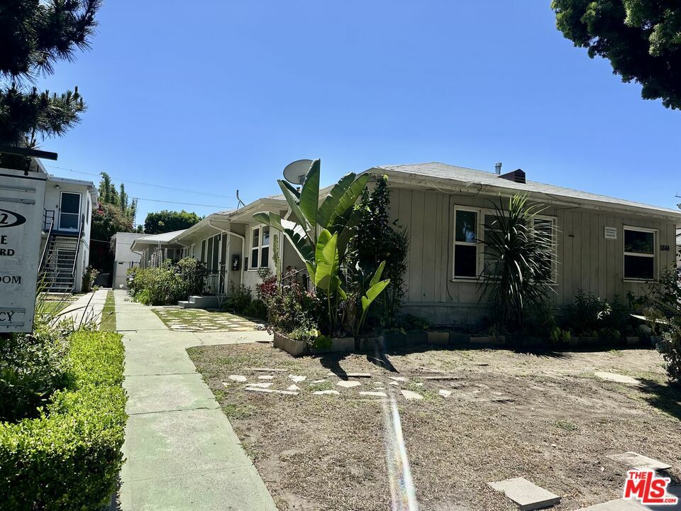 Property Photo:  11848 - 11856 Venice Blvd  CA 90066 