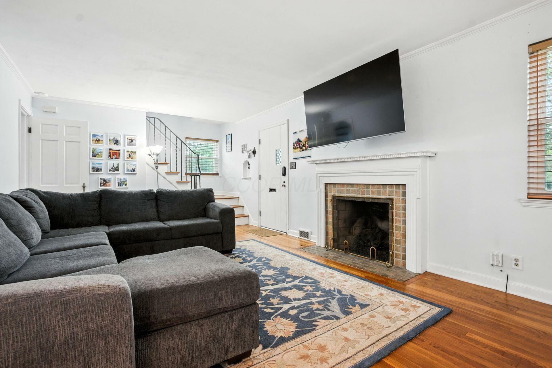 Property Photo: 208 S Stanwood Road OH 43209