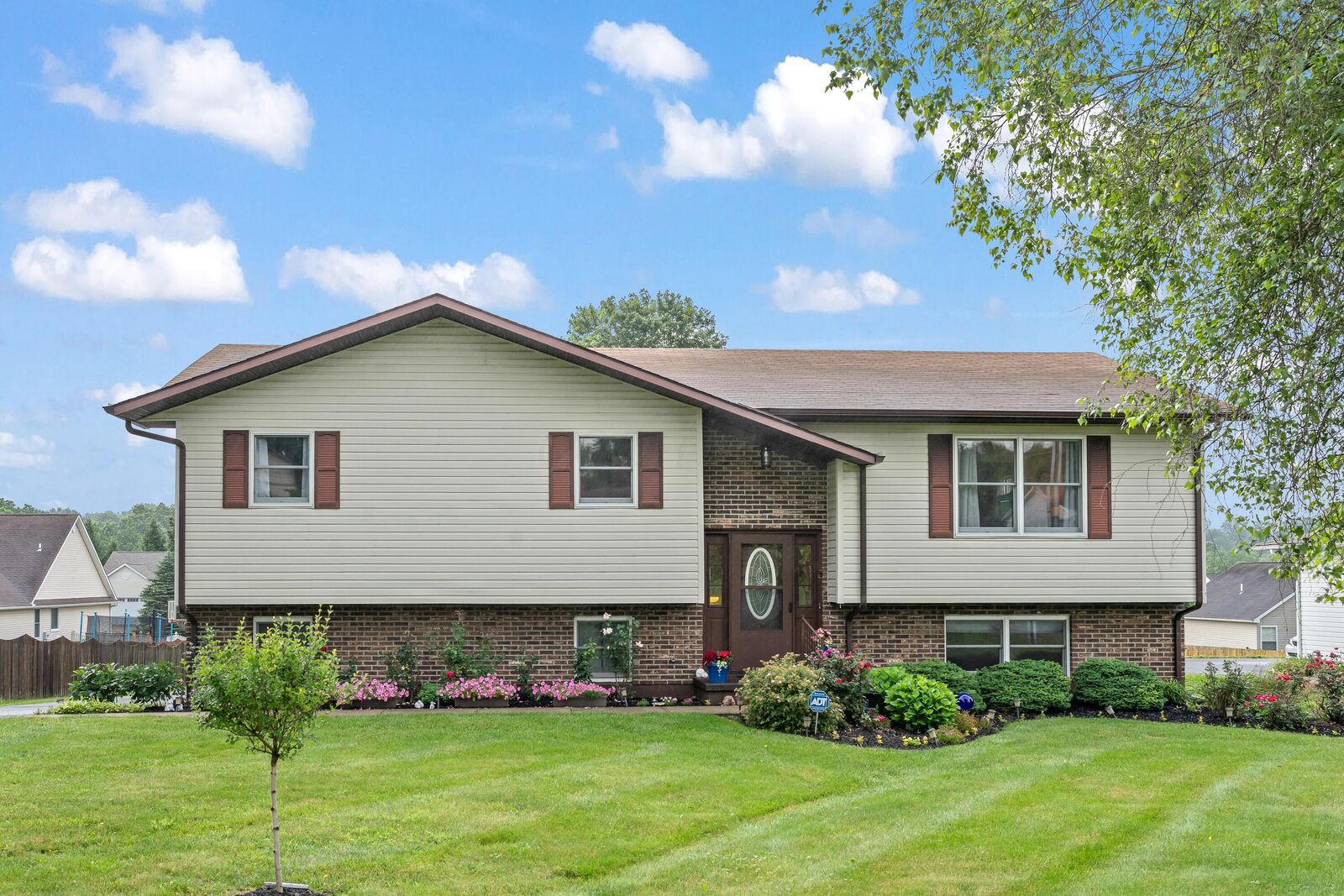 Property Photo:  2478 Sheridan Drive  OH 43130 