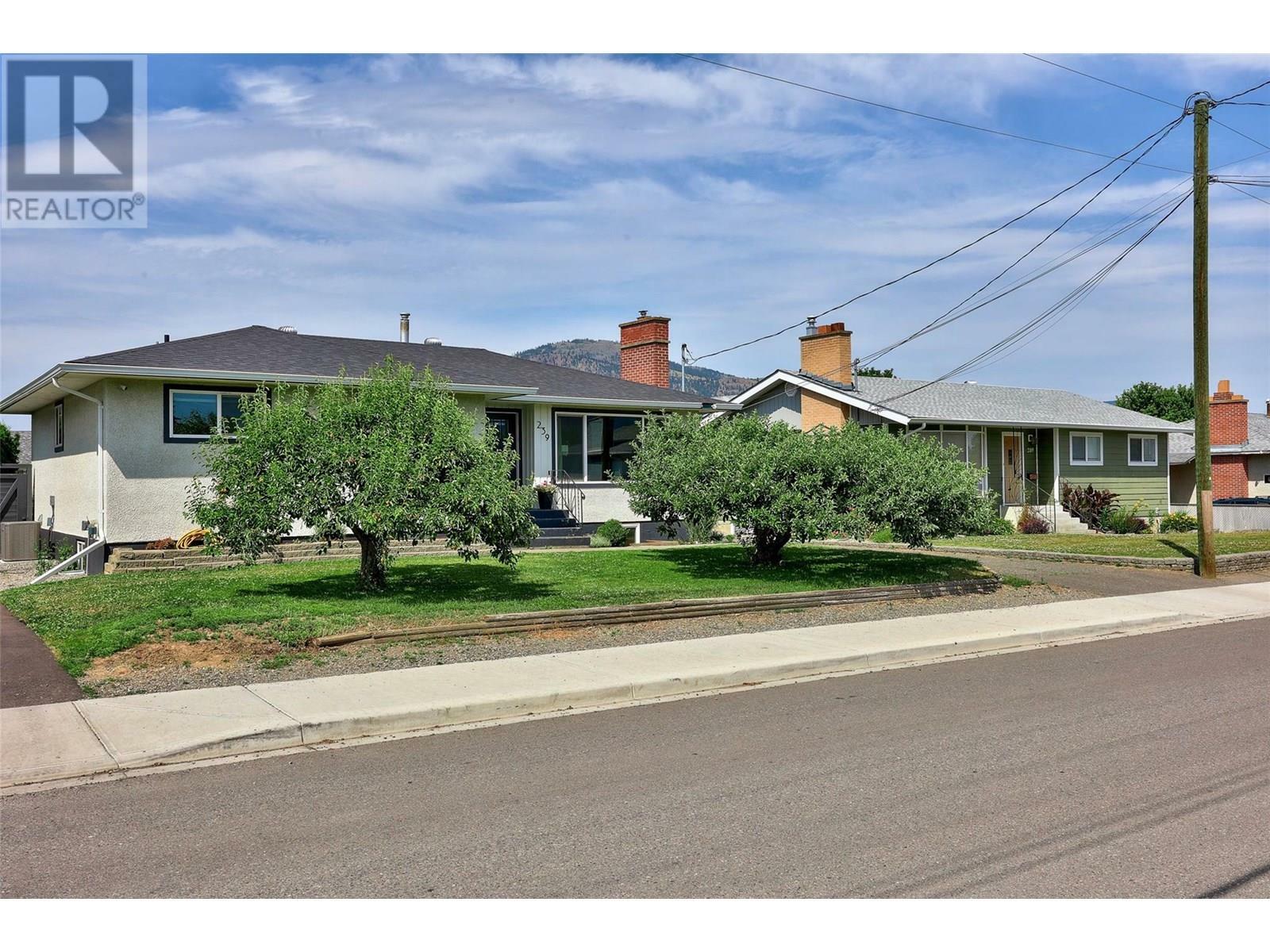 Property Photo: 239 Chestnut Avenue BC V2B 1L4