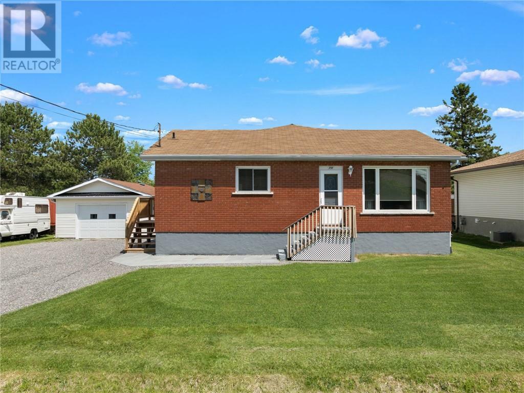 Property Photo: 4196 Frost Avenue ON P3P 1E3