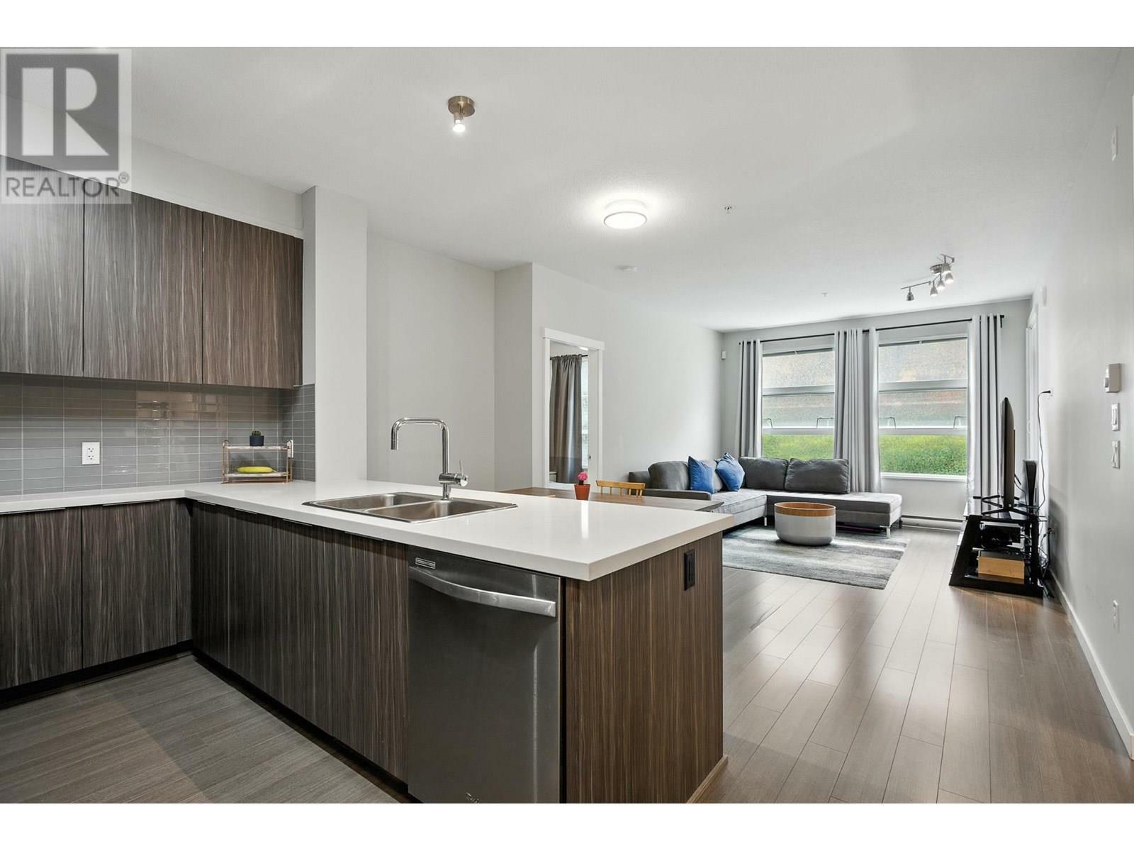 Property Photo:  607 Cottonwood Avenue 104  BC V3J 0H1 