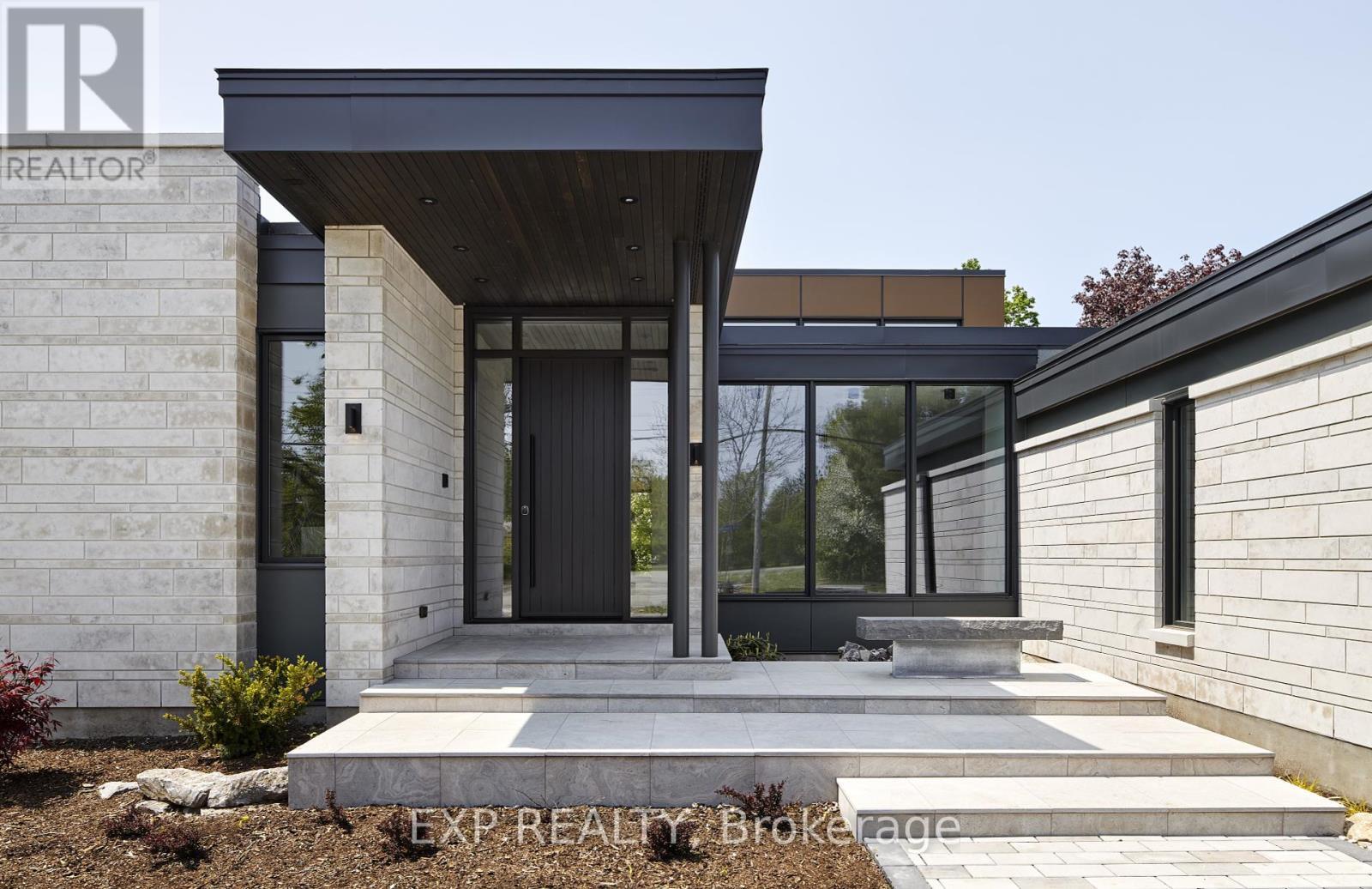 Property Photo: 32 Clovelly Road ON K1J 6M2