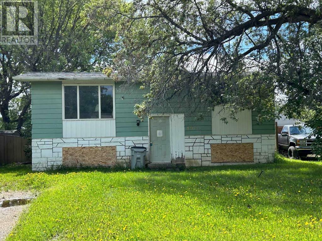 Property Photo: 4921 59 Avenue AB T0G 1E0