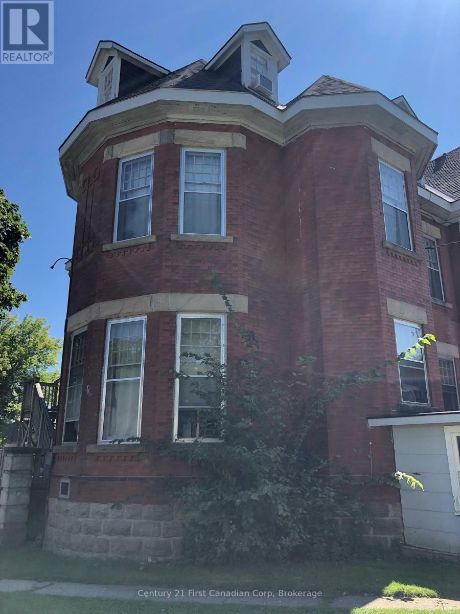 Property Photo:  263 Church Street  ON N5A 2R7 