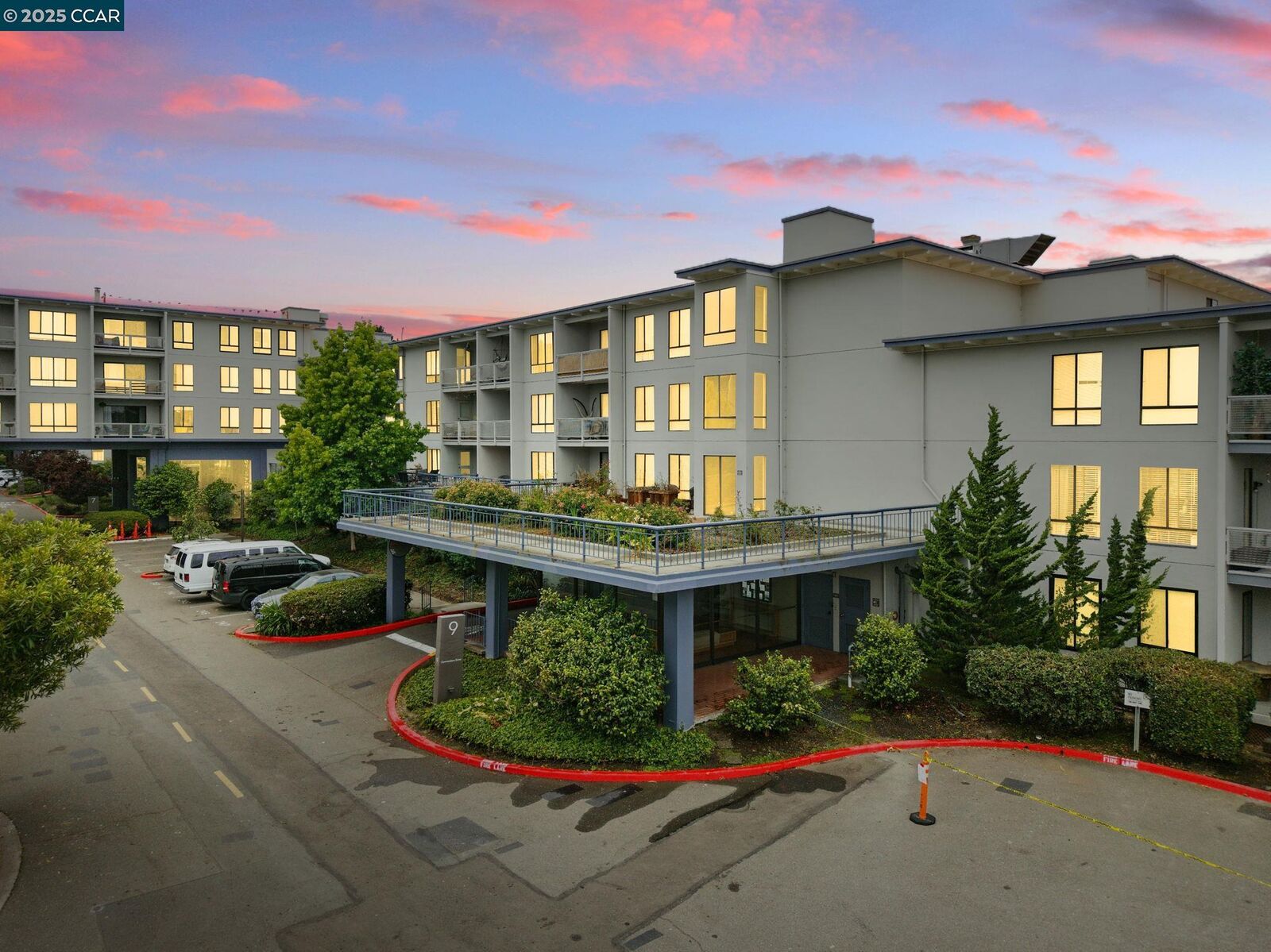 Property Photo:  9 Commodore Dr A208  CA 94608 