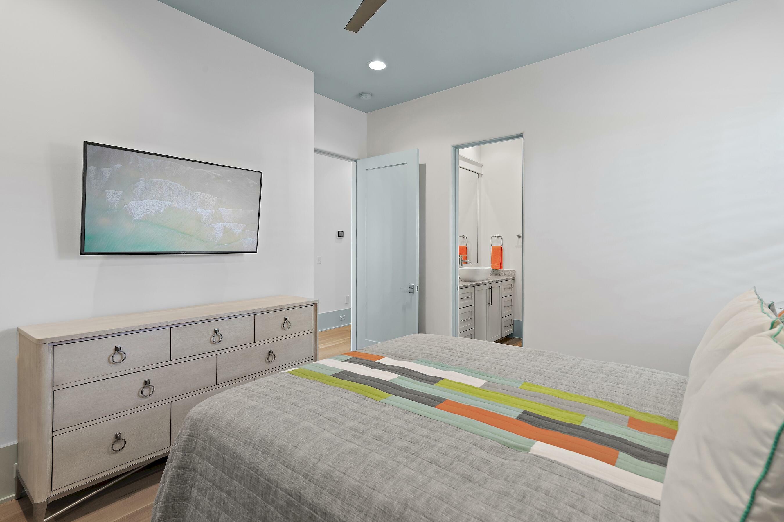 Property Photo:  1201 Driftwood Point Road  FL 32459 
