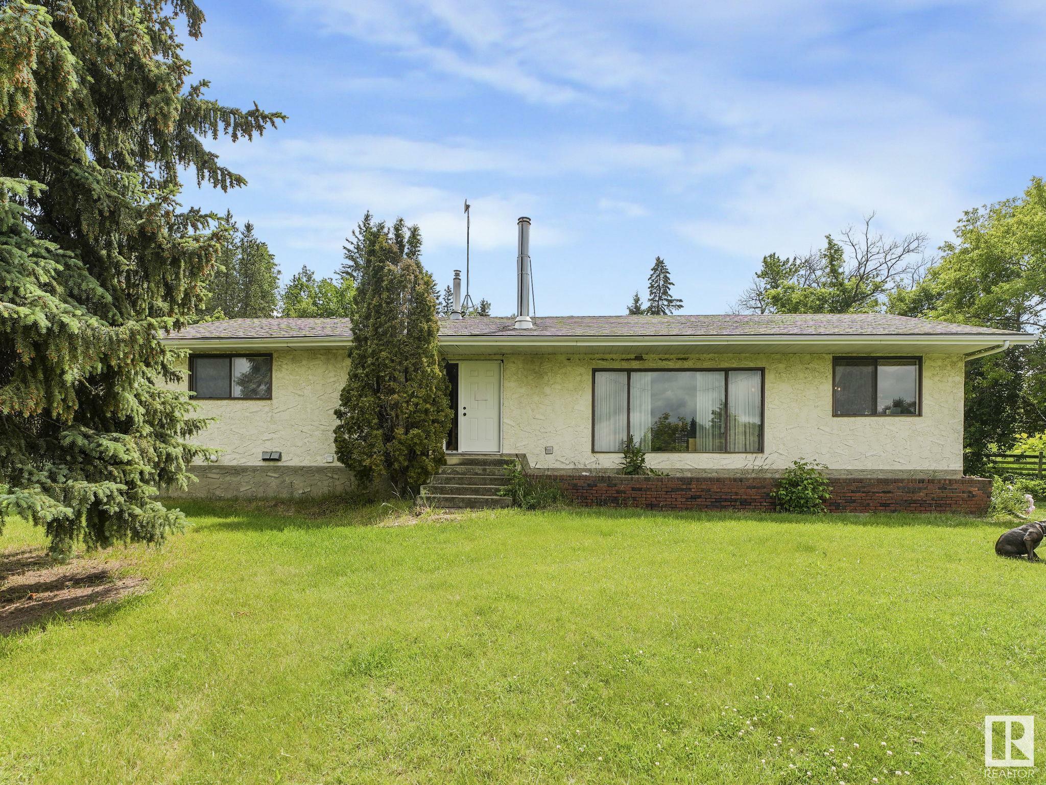 Property Photo: 51531 Highway 770 AB T7X 1X5