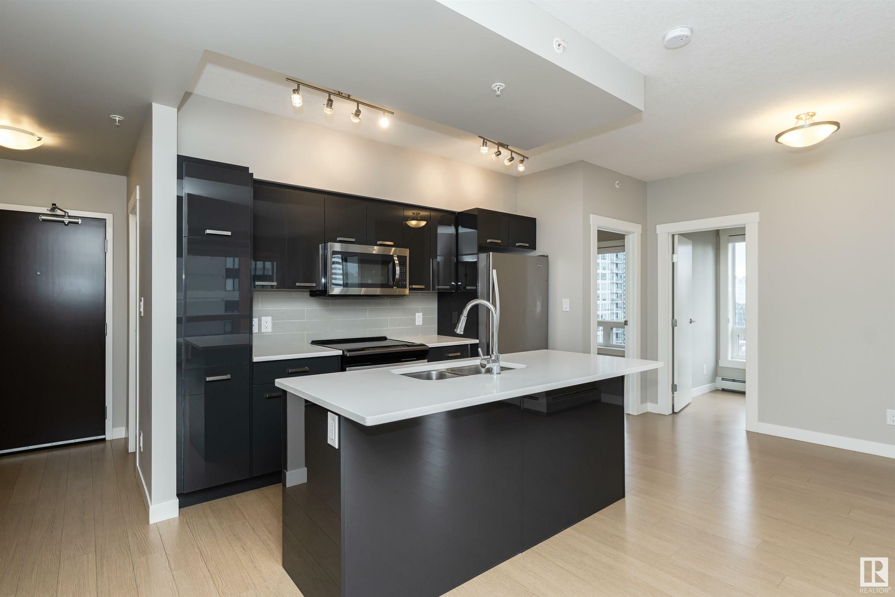 Property Photo: 10410 102 Avenue NW 1902 AB T5J 0E9