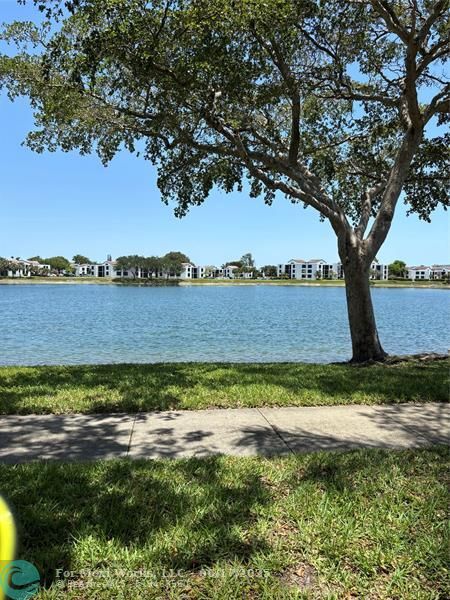 201 W Lake Pointe Dr 107  Oakland Park FL 33309 photo
