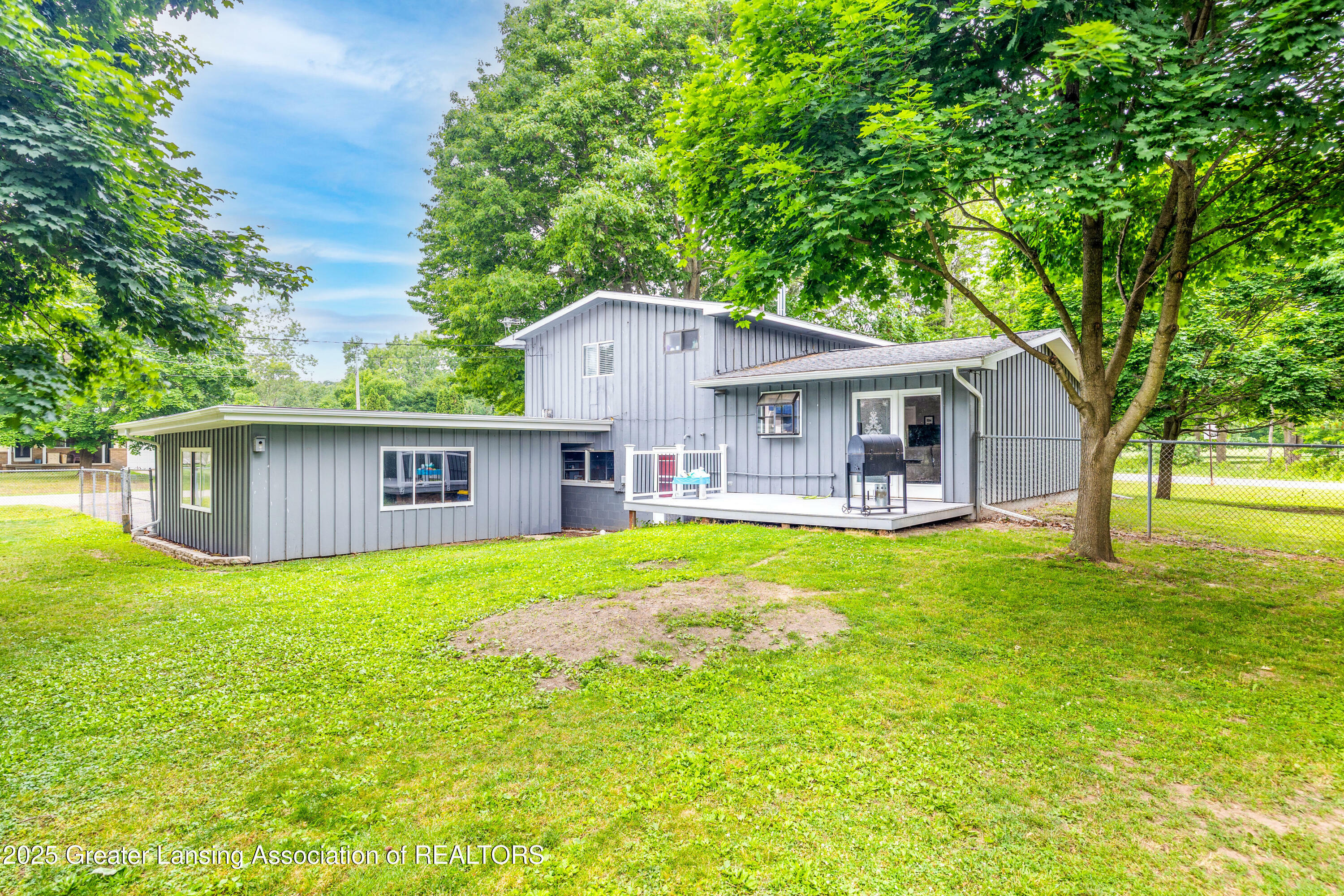 Property Photo: 647 Ridgeview Drive MI 48817