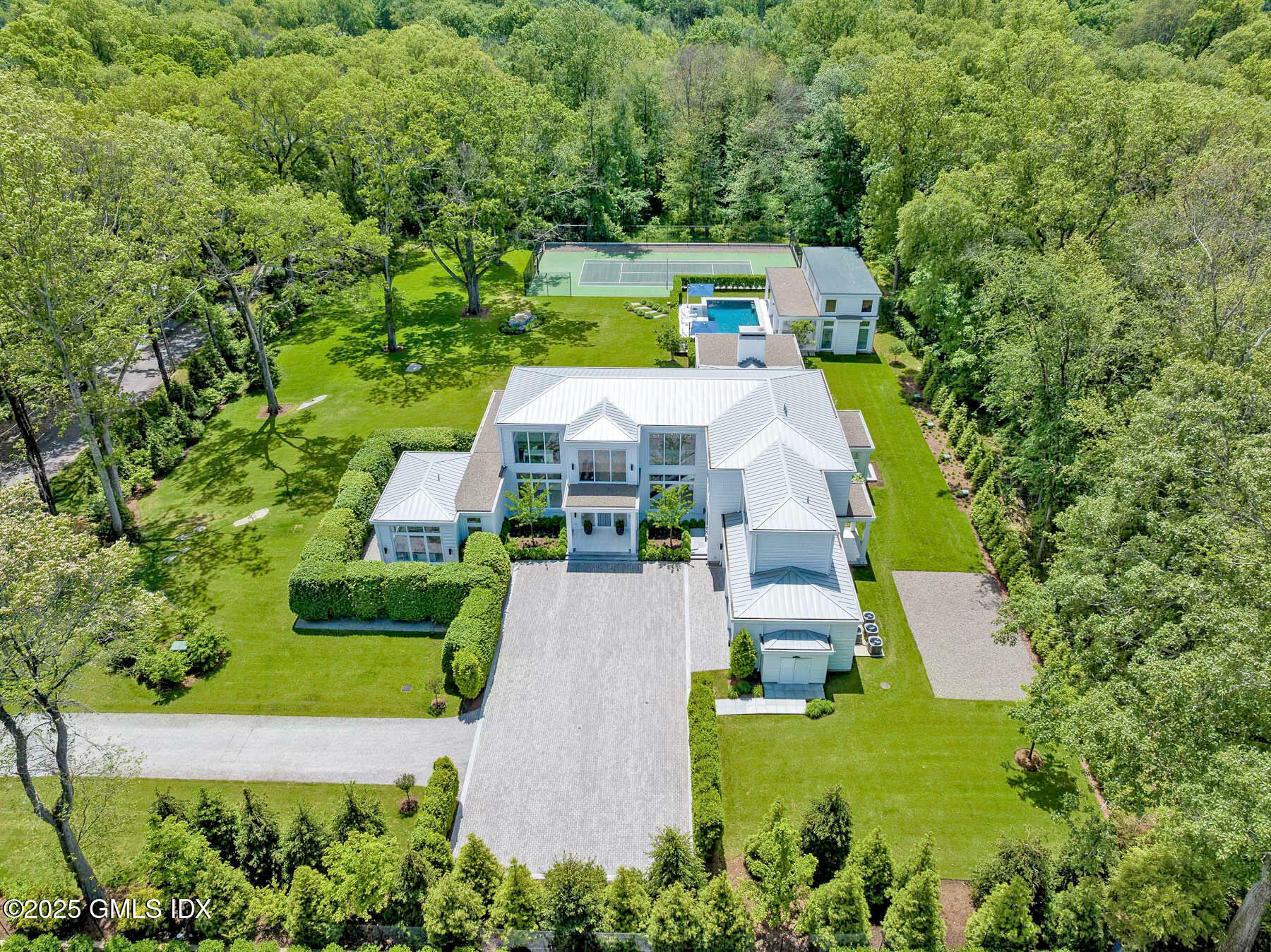 Property Photo: 8 Fox Run Lane CT 06831