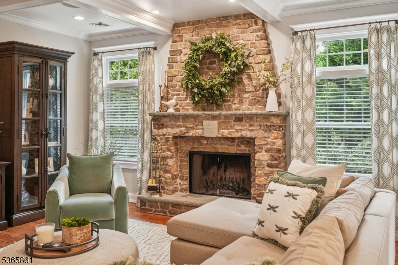 Property Photo: 27 Wesley Ct NJ 07974