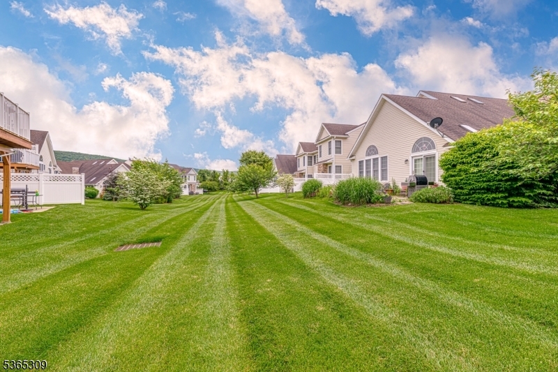 Property Photo:  19 Briar Ct  NJ 07419 