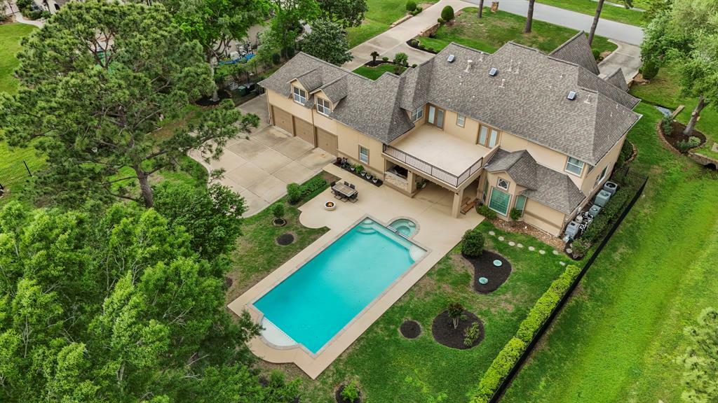 Property Photo: 11 Gleannloch Estates Drive TX 77379