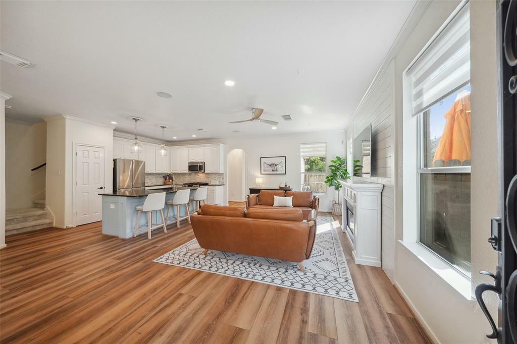 Property Photo: 71 Avenswood Place TX 77382