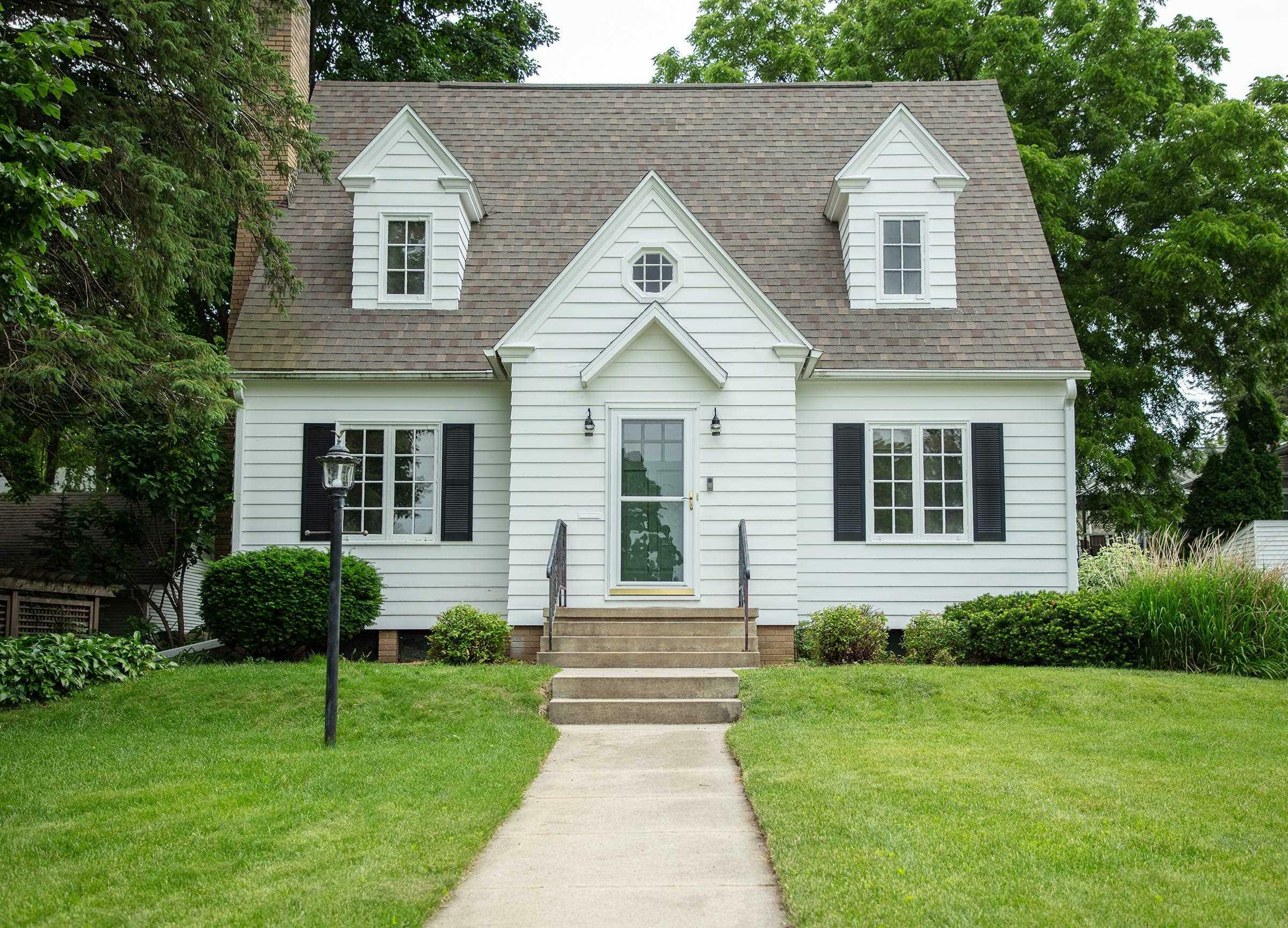 Property Photo: 215 NW 6th Street IA 50677