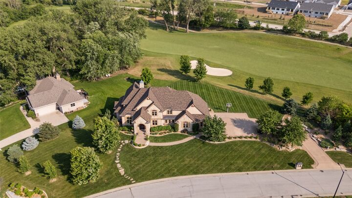Property Photo: 3806 Bluestem Road IA 50211