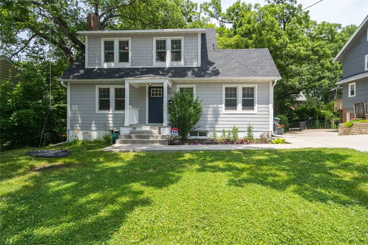 5617 Grand Avenue  Des Moines IA 50312 photo