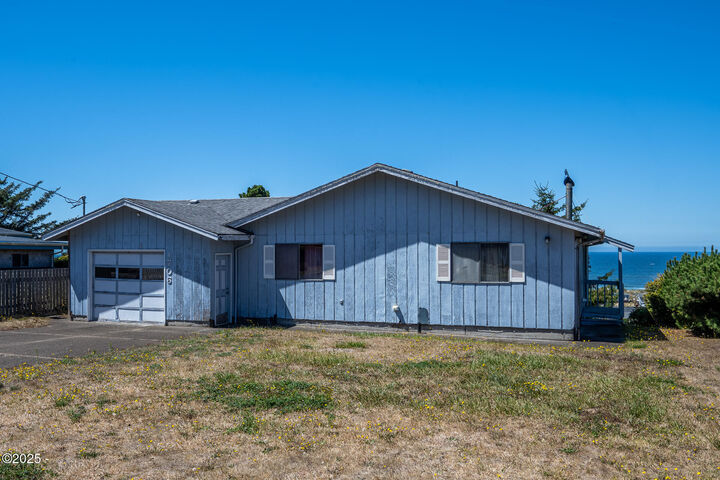 Property Photo: 1706 NW Oceanview Drive OR 97394