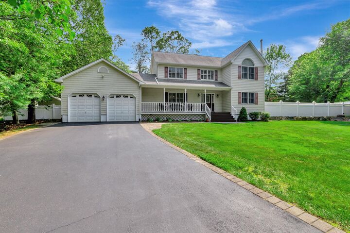 18 Frost Lane  Wading River NY 11792 photo