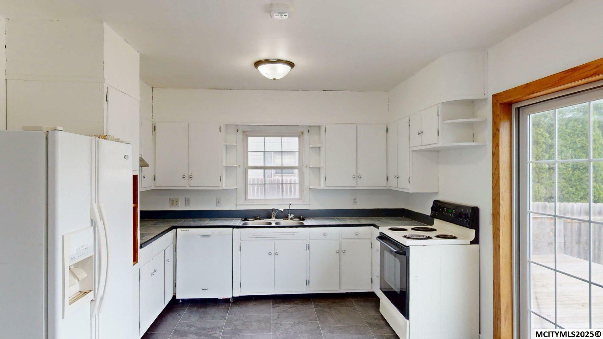 Property Photo: 311 W Walnut IA 50456