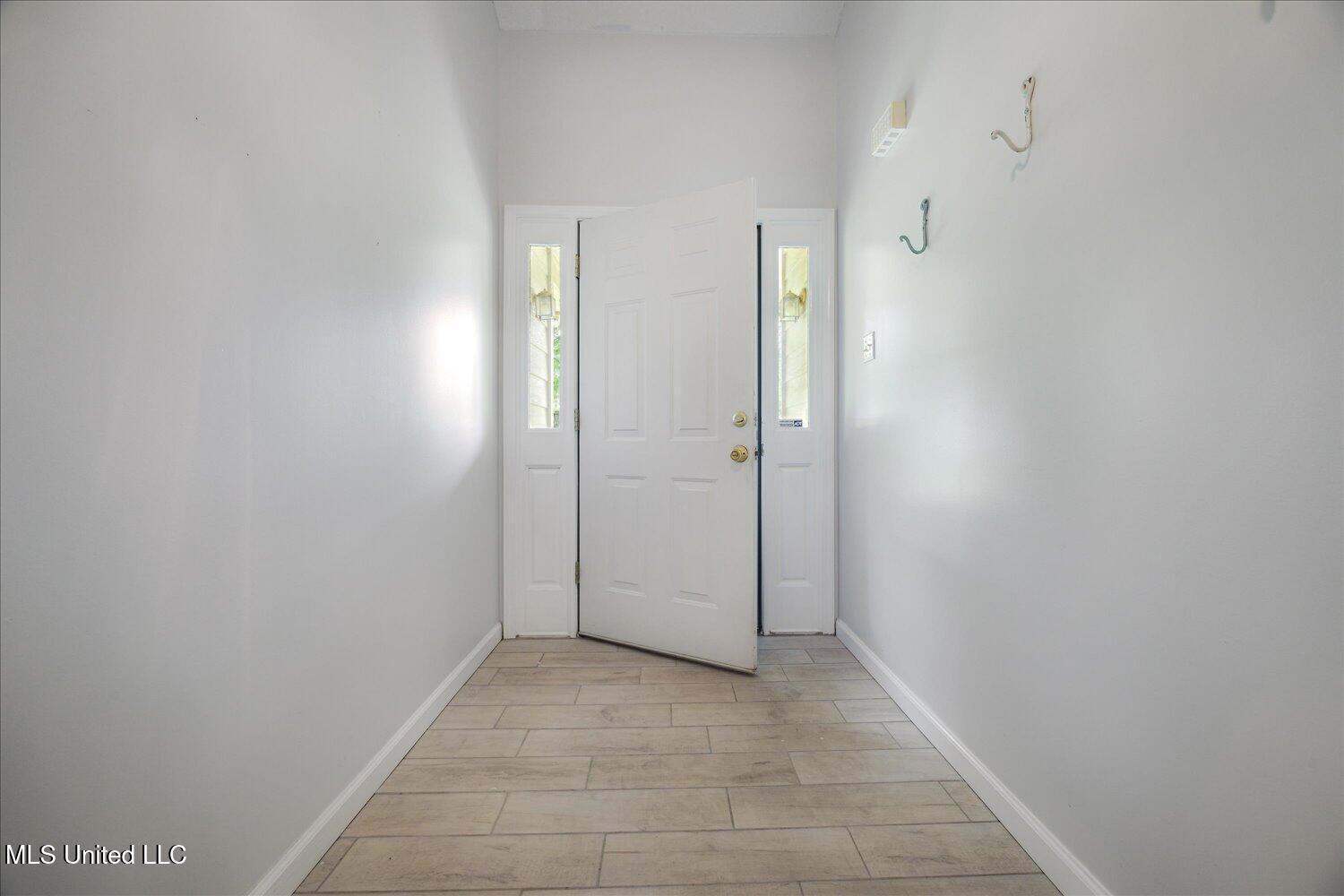 Property Photo: 10470 Hunters Walk MS 38632