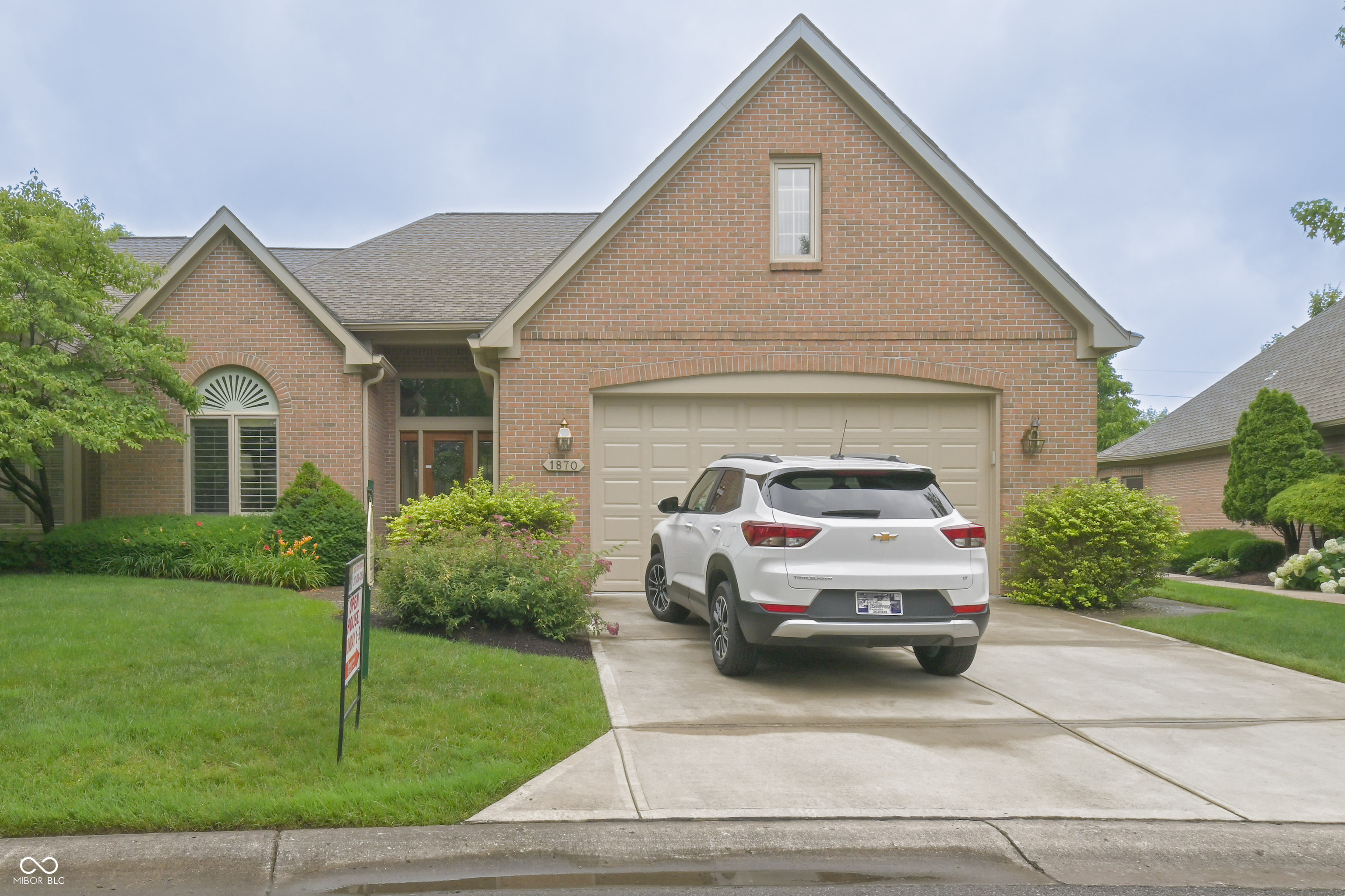 Property Photo:  1870 Broadleaf Court 10  IN 46143 
