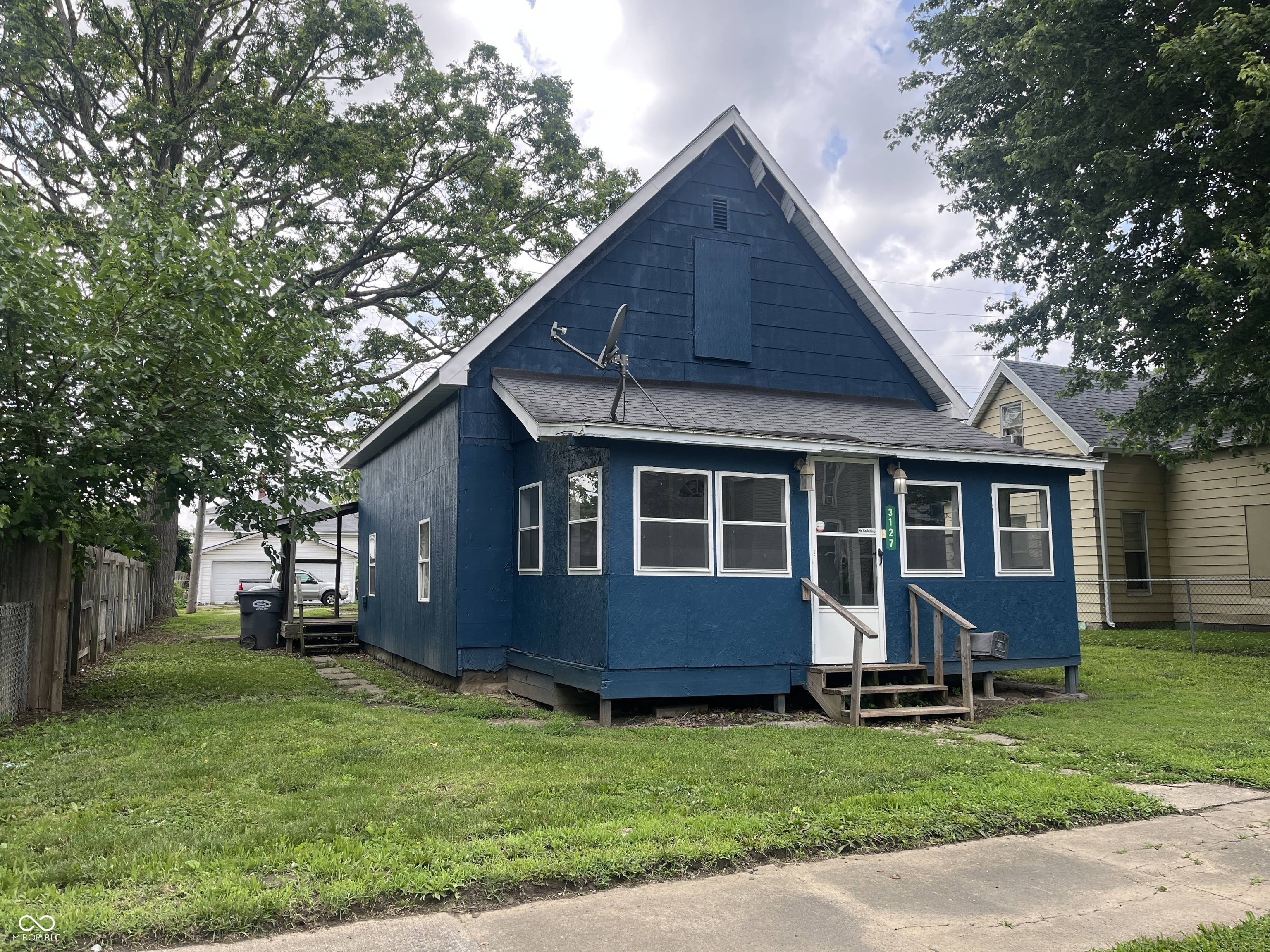 Property Photo: 3127 E Lynn Street IN 46016