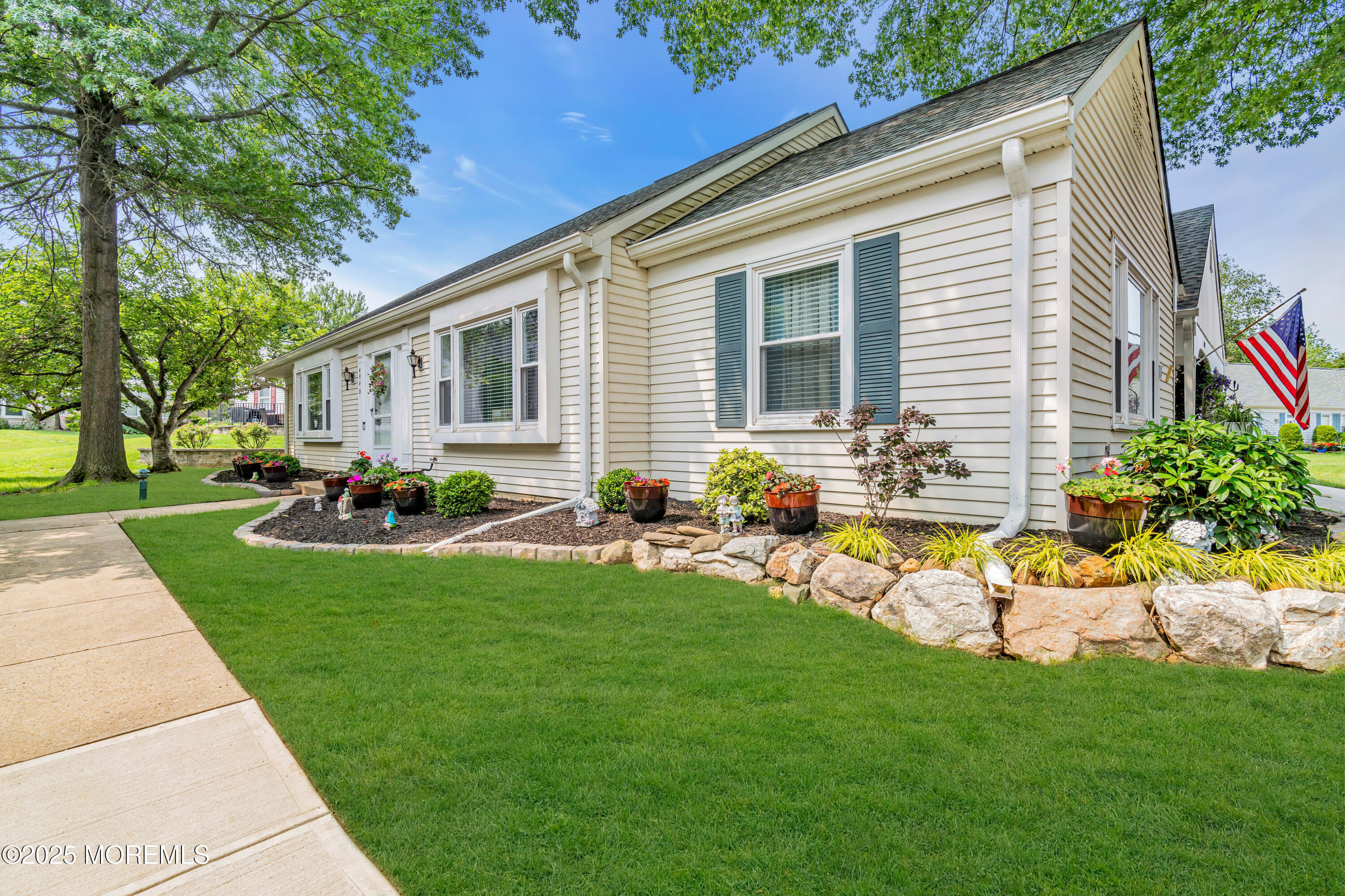Property Photo: 404B Newport Way NJ 08831