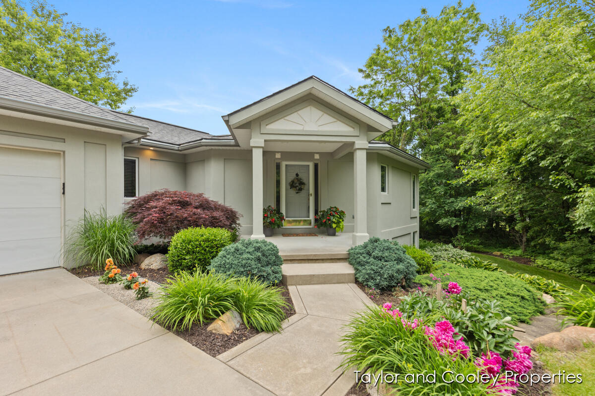 Property Photo: 2929 16th Avenue MI 49426
