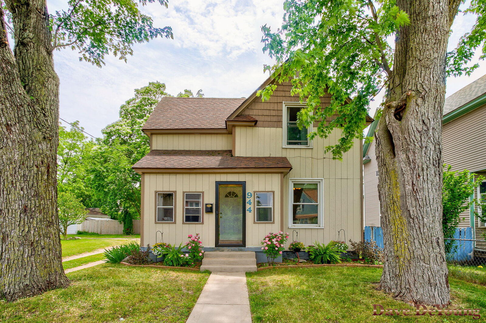Property Photo: 944 Burton Street SW MI 49509