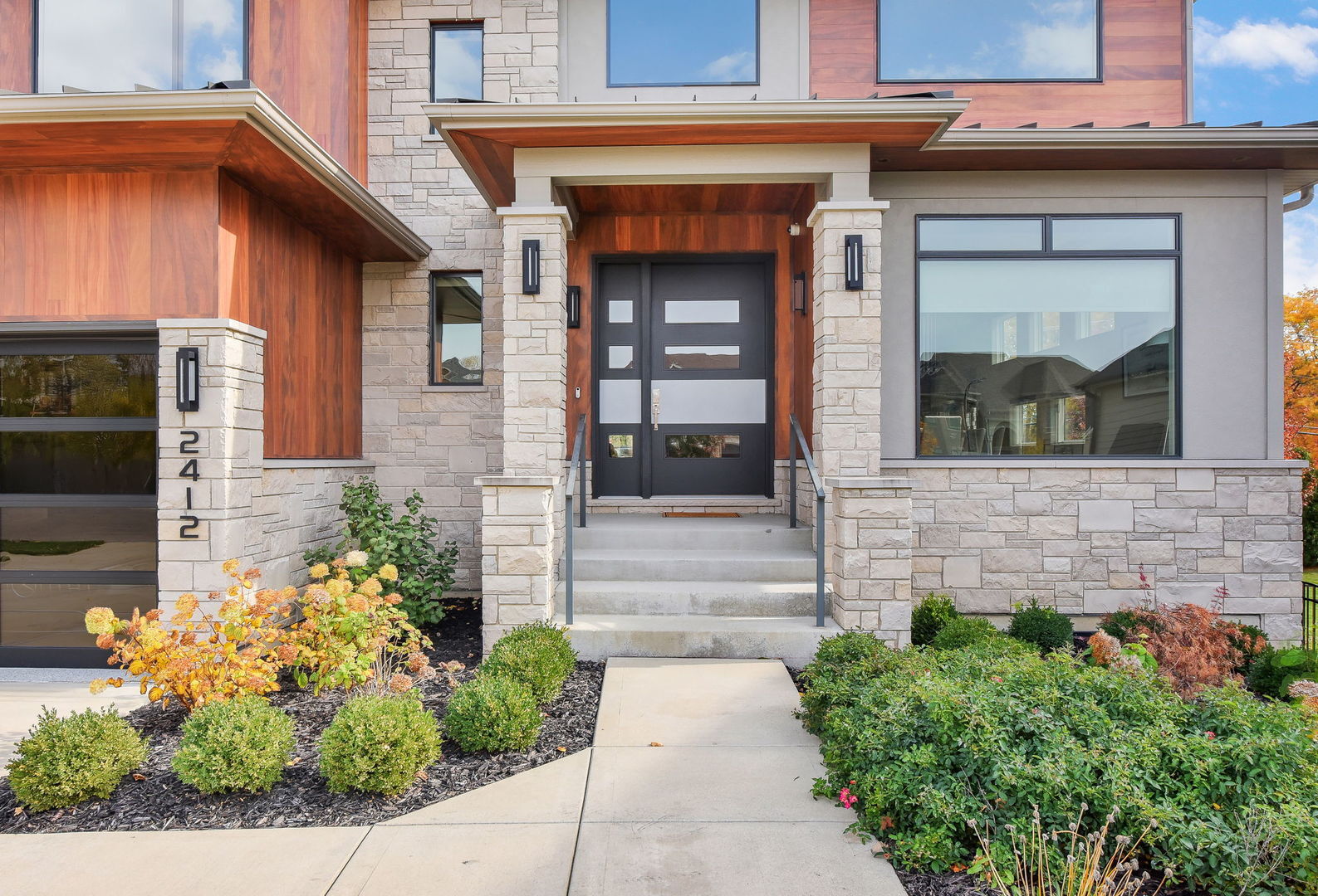 Property Photo: 2412 Sharon Court IL 60564