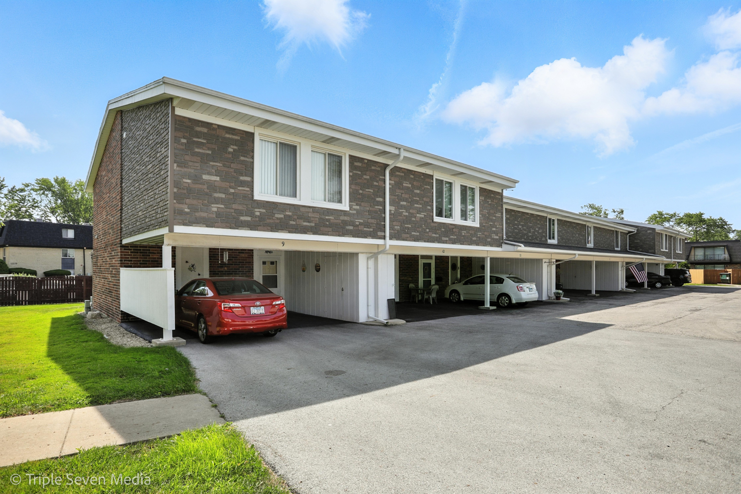 Property Photo: 10 Cour Masson 10 IL 60465