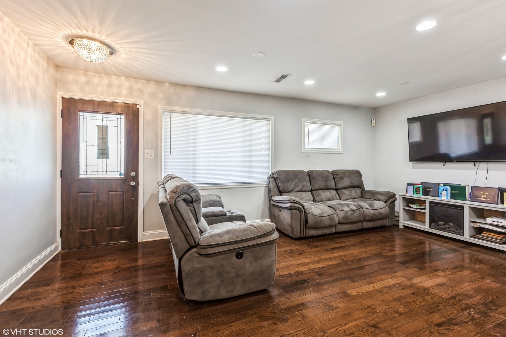 Property Photo: 16667 Wedgewood Avenue IL 60428