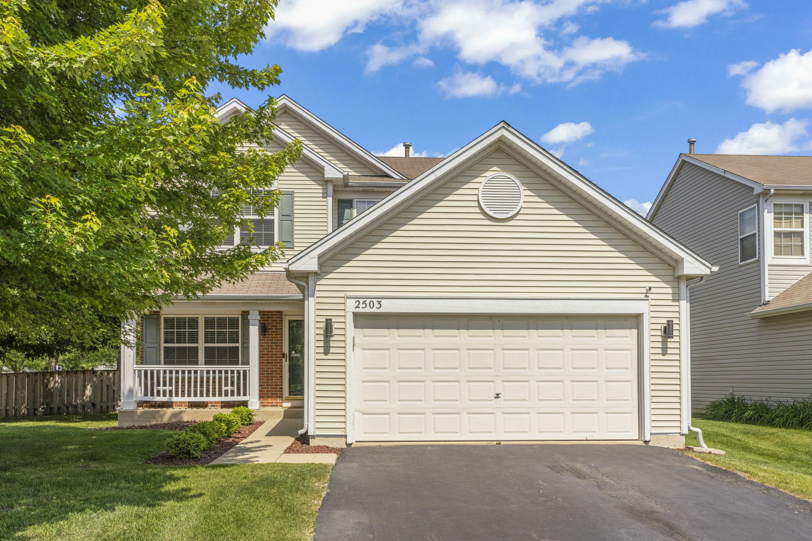 Property Photo: 2503 Red Hawk Ridge Court IL 60503