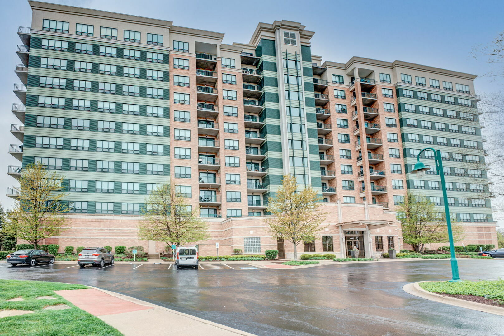 Property Photo: 6420 Double Eagle Drive E35 IL 60517