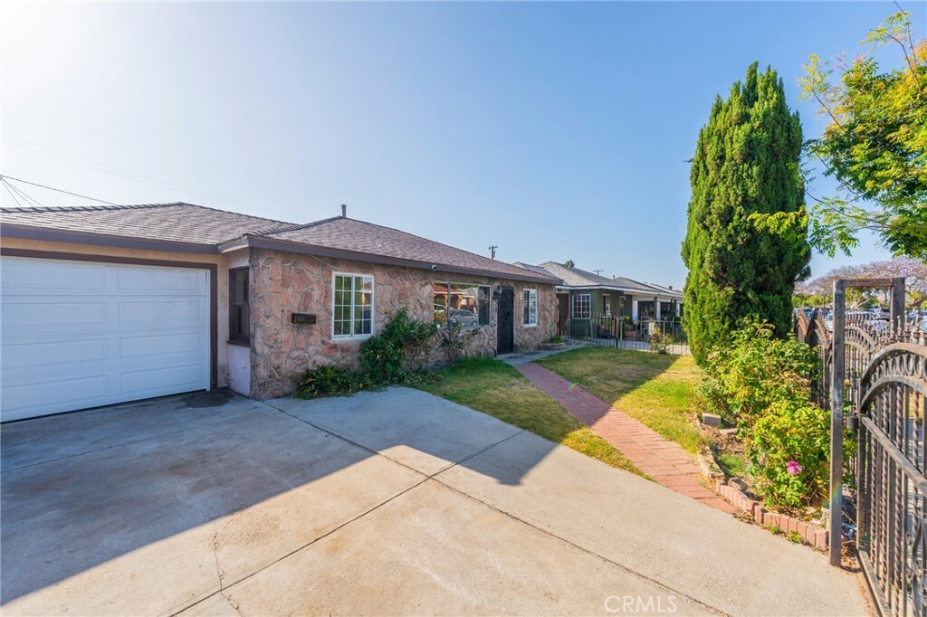 Property Photo:  22428 Neptune Avenue  CA 90745 