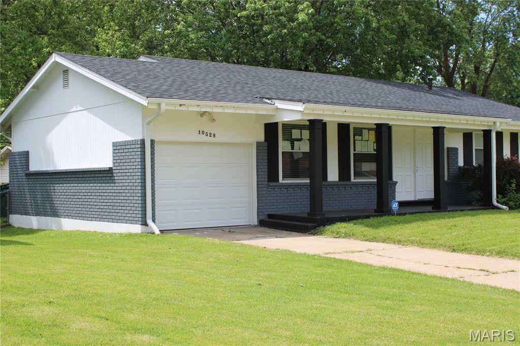 Property Photo: 10528 Langford Drive MO 63136