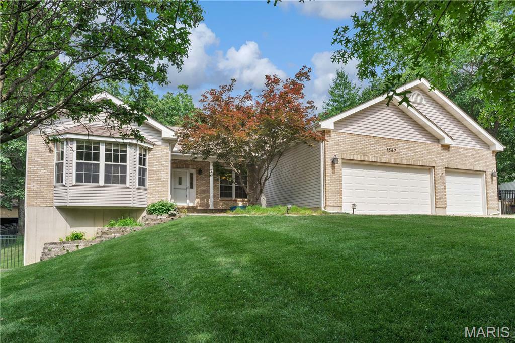 Property Photo: 1587 Paradise Valley Drive MO 63049