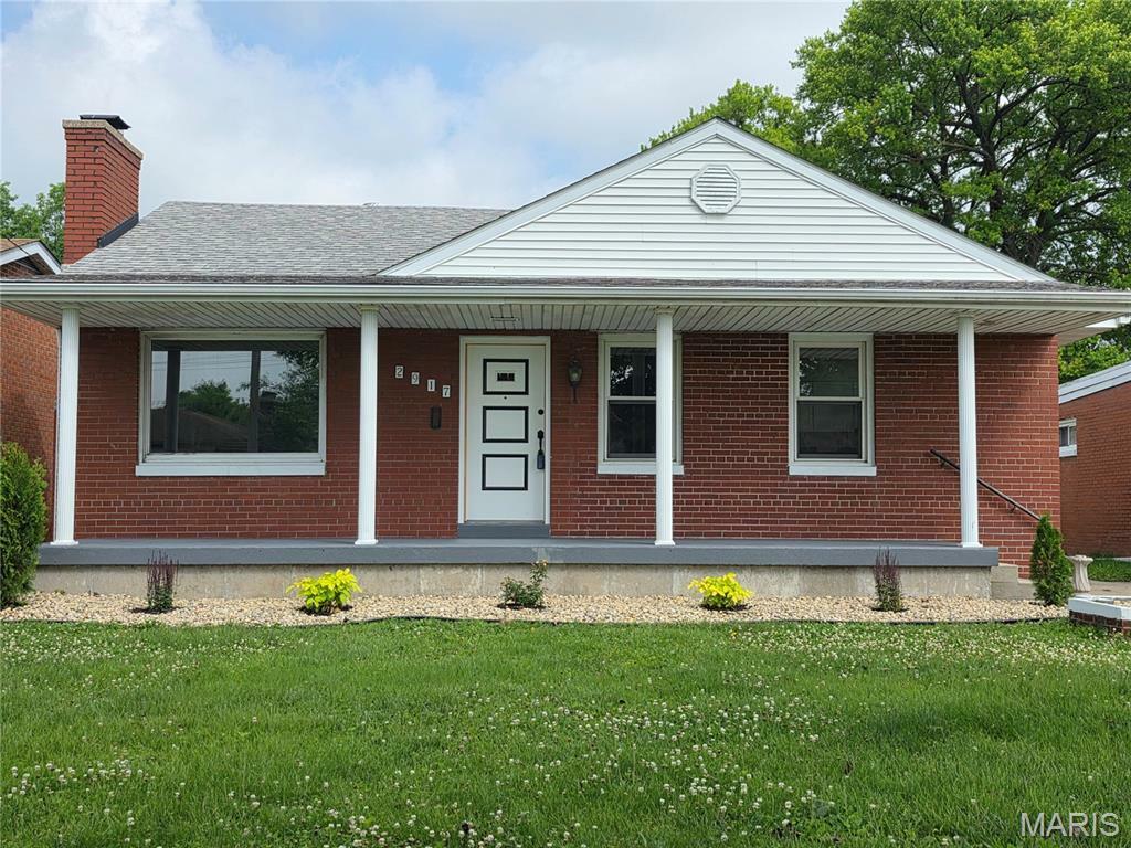 Property Photo: 2917 Grand Avenue IL 62040
