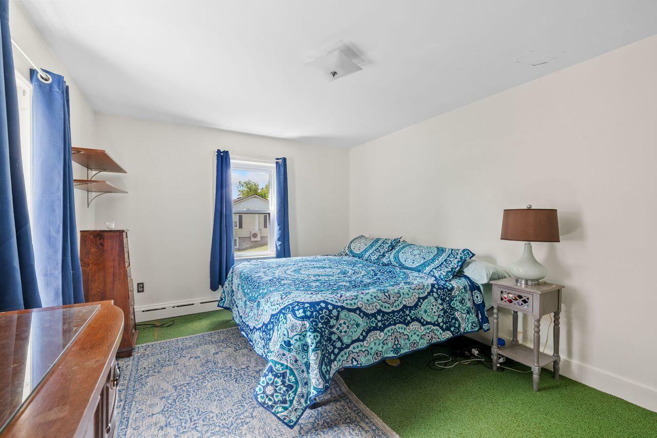 Property Photo:  166 Cottage Street  ME 04073 